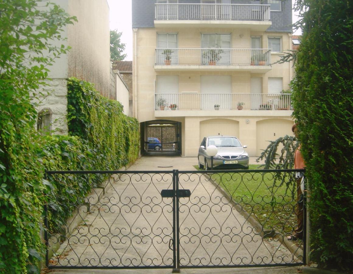 Maison De Longde-Appartement Avec 2 Chambres Villejuif Exterior photo