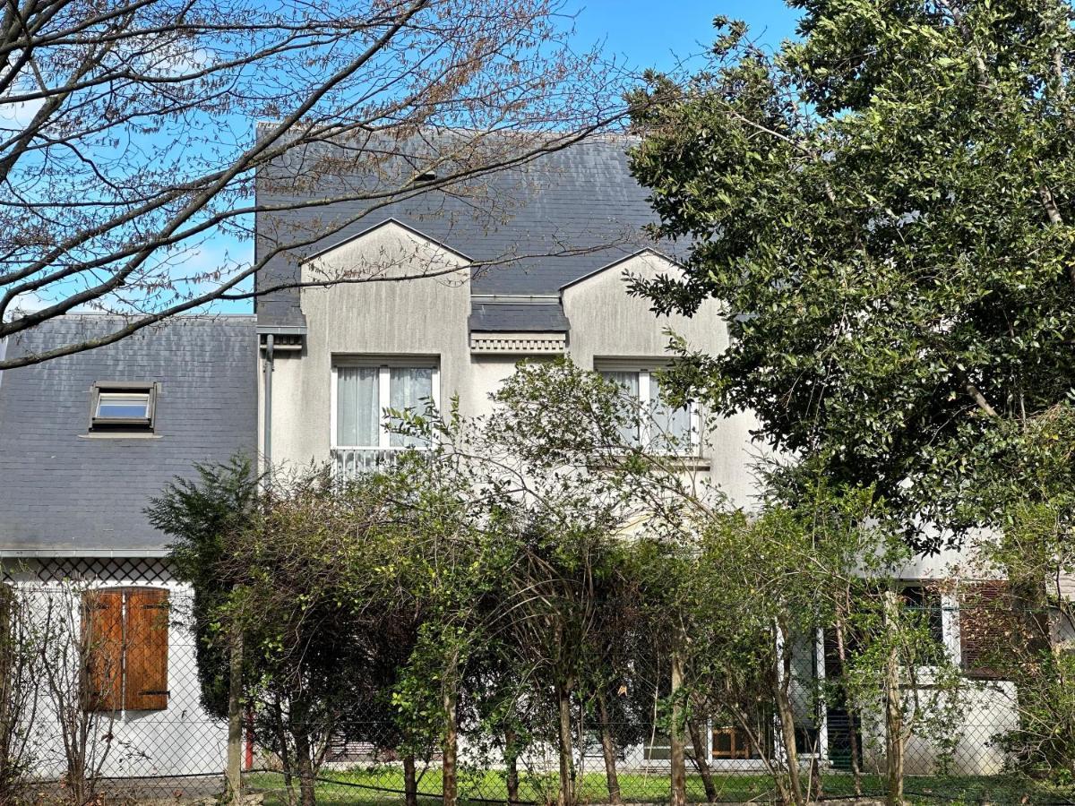 Maison De Longde-Appartement Avec 2 Chambres Villejuif Exterior photo